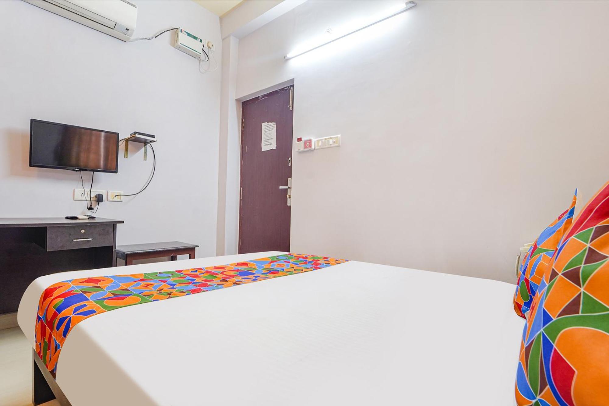 Fabexpress Its South East Residency Hotel Siruseri Bagian luar foto